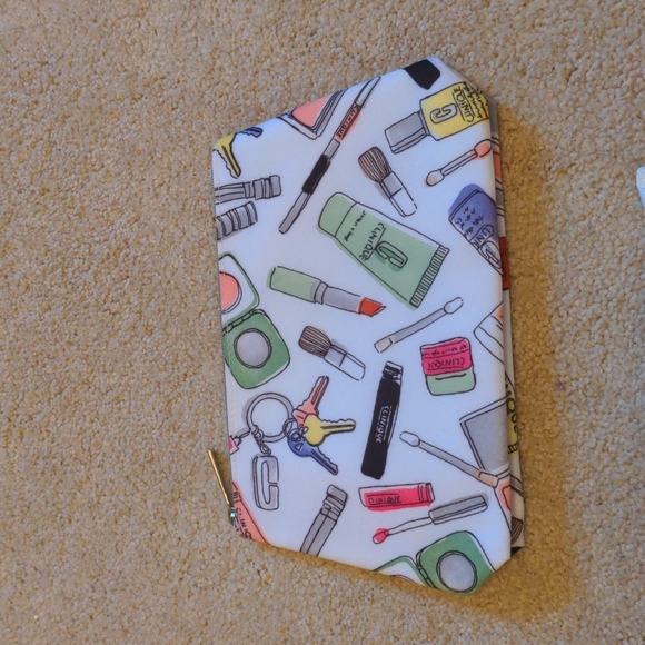 Flower Cosmetics makeup and Clinique bag set - Picture 14 of 15